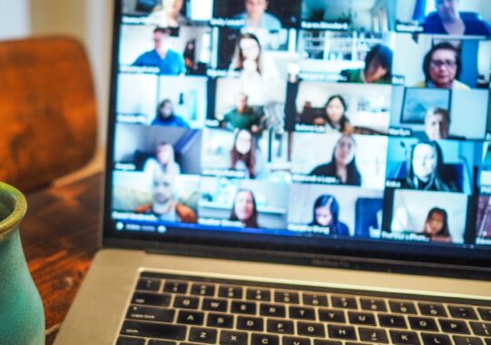 Communicating in the virtual workspace – 5 top tips